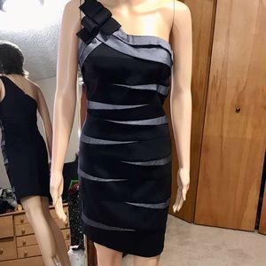 Black and Silver One Shoulder - Sz 10 - By Cache